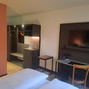 Turm 4*, Frankfurt nad Menem Niemcy